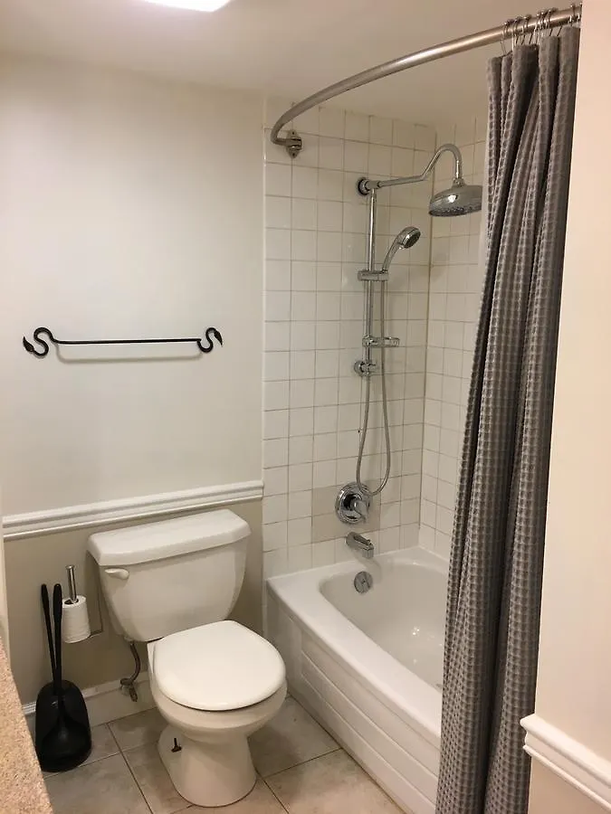 Twelve Oaks By Marquee Vancouver Apartment